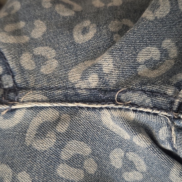 Leopard Jeans - Picture 5 of 6